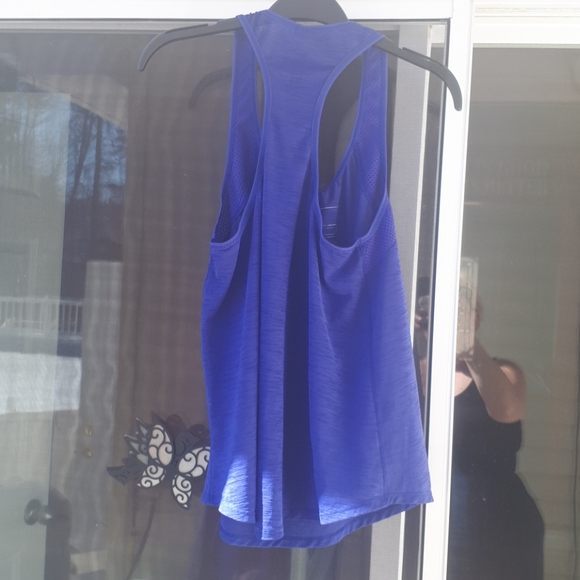 Pretty exercise tee. PUSH IT TO THE LIMIT. - Picture 3 of 4